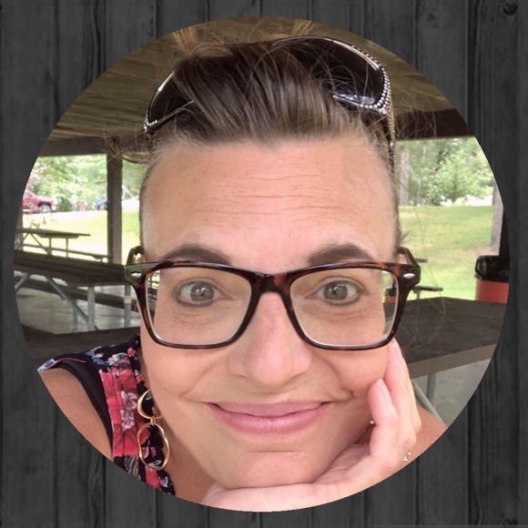 Meet your Posher, Trish - Picture 2 of 2